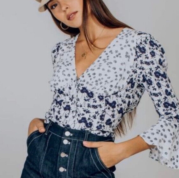 Free People Tops - Free People lady bohemian bell sleeve crop top
